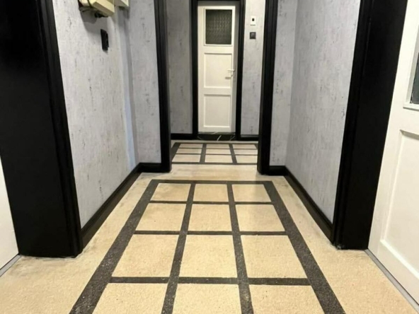 Дава се под наем Офис в Варна, Чаталджа - 120 кв.м за 765 € - Снимка #1