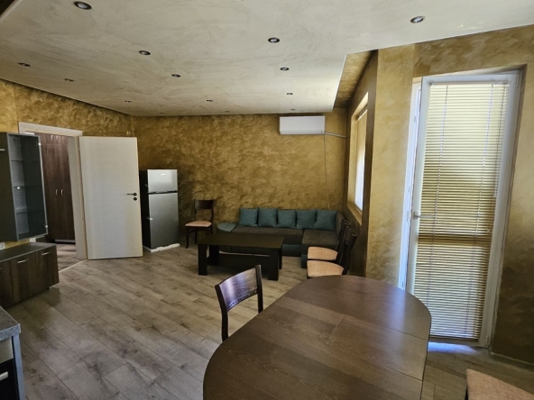 Тристаен апартамент в Плевен, Идеален център - 78 кв.м за 1988 €/кв.м - Снимка #1