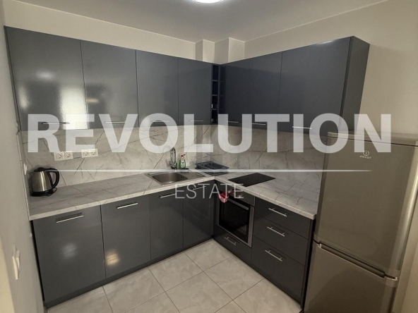 Дава се под наем Двустаен апартамент в Пловдив, Христо Смирненски - 65 кв.м за 511 € - Снимка #1