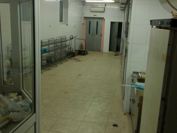 Дава се под наем Промишлена сграда в Плевен, Сторгозия - 100 кв.м за 400 € - Снимка #1