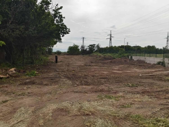 Парцел в Пловдив, Център - 2500 кв.м за 40 €/кв.м - Снимка #1