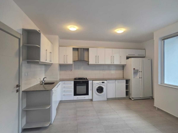 Дава се под наем Двустаен апартамент в Пловдив, Мараша - 65 кв.м за 357 € - Снимка #1