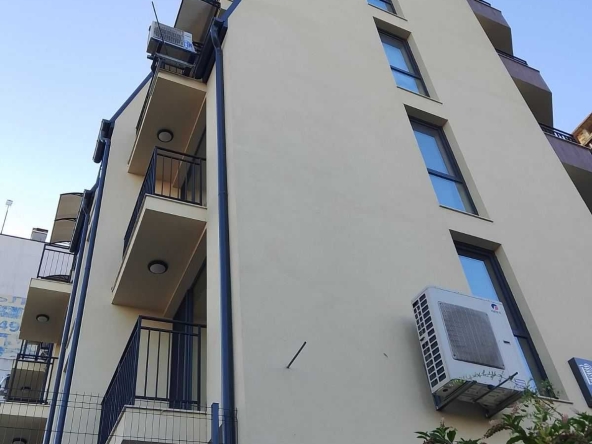 Дава се под наем Двустаен апартамент в Варна, Операта - 75 кв.м за 612 € - Снимка #1