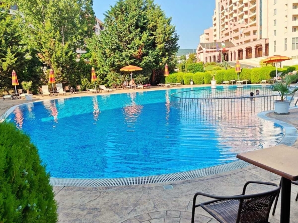 Двустаен апартамент в к.к. Слънчев бряг - 58 кв.м за 1207 €/кв.м - Снимка #1
