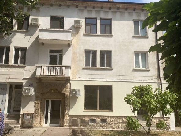 Ателие в Враца, Център - 90 кв.м за 1137 €/кв.м - Снимка #1