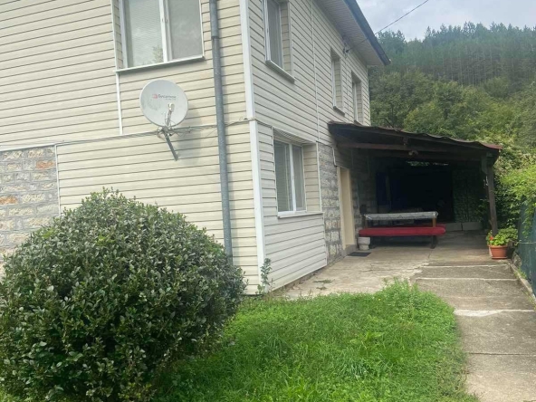 Къща в с. Горна Лука, Област Монтана - 310 кв.м за 223 €/кв.м - Снимка #1