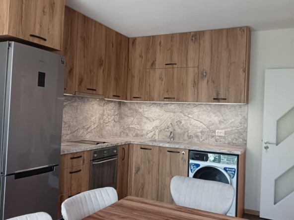 Дава се под наем Двустаен апартамент в Пловдив, Кършияка - 50 кв.м за 459 € - Снимка #1