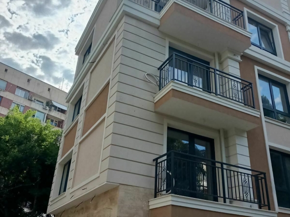 Мезонет в Бургас, Братя Миладинови - 163 кв.м за 1994 €/кв.м - Снимка #1