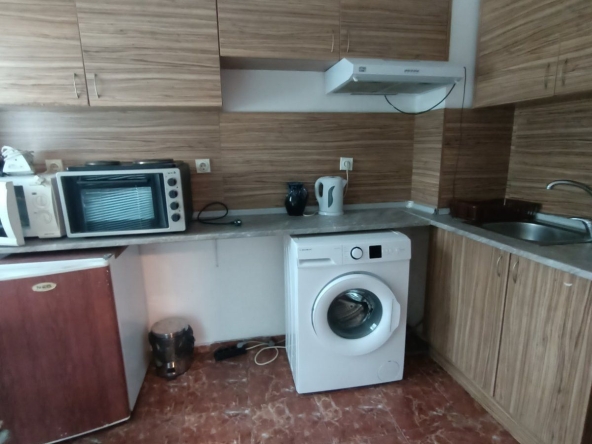 Тристаен апартамент в Бургас, Център - 94 кв.м за 2181 €/кв.м - Снимка #1