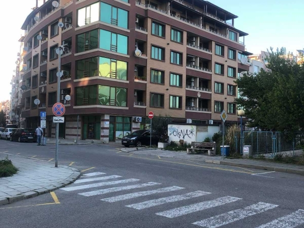 Дава се под наем Двустаен апартамент в Поморие - 60 кв.м за 350 € - Снимка #1