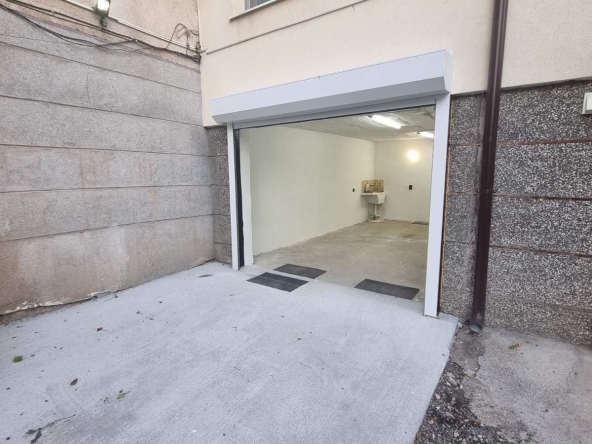 Гараж / Паркомясто в Плевен, 9-ти квартал - 22 кв.м за 1591 €/кв.м - Снимка #1