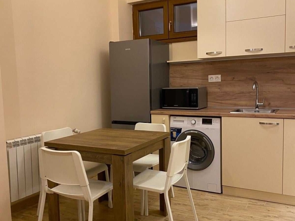 Дава се под наем Двустаен апартамент в София, Център - 65 кв.м за 479.4 € - Снимка #1