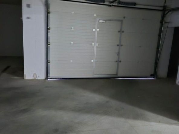 Дава се под наем Гараж / Паркомясто в София, Драгалевци - 17 кв.м за 100 € - Снимка #1