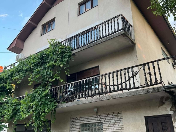 Къща в София, Слатина - 748 кв.м за 208 €/кв.м - Снимка #1