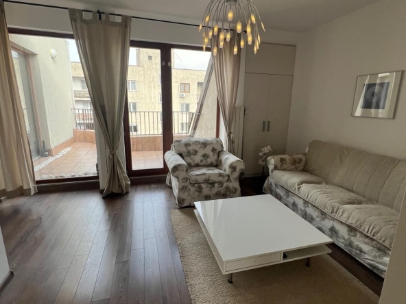 Дава се под наем Тристаен апартамент в София, Оборище - 120 кв.м за 1199 € - Снимка #1