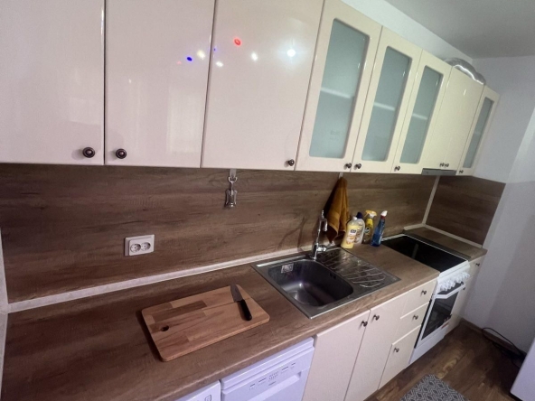 Дава се под наем Двустаен апартамент в Пловдив, Кършияка - 65 кв.м за 410 € - Снимка #1