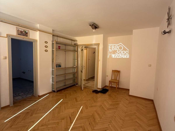 Четиристаен апартамент в Стара Загора, Център - 85 кв.м за 1683 €/кв.м - Снимка #1