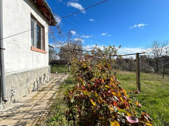 Къща в с. Аспарухово, Област Бургас - 50 кв.м за 900 €/кв.м - Снимка #1