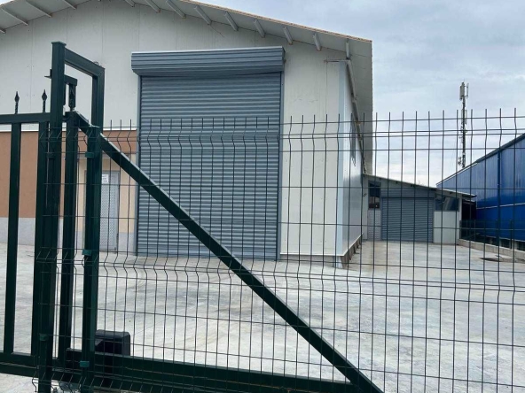 Дава се под наем Склад в Кърджали, Студен кладенец - 630 кв.м за 2200 € - Снимка #1