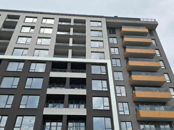 Двустаен апартамент в Варна, Възраждане 1 - 70 кв.м за 911 €/кв.м - Снимка #1