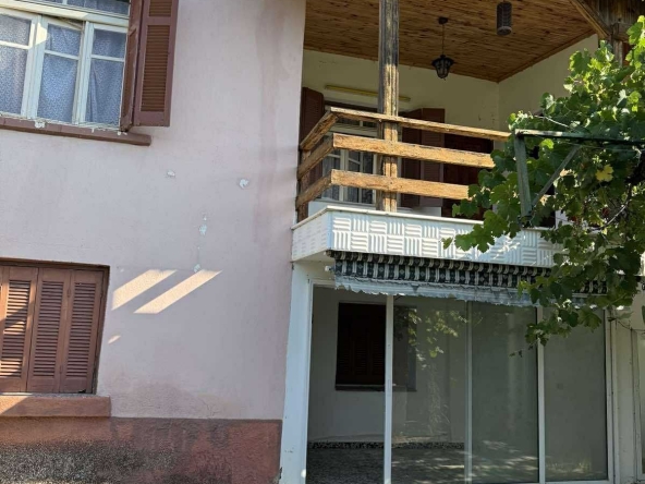 Къща в София, Център - 200 кв.м за 325 €/кв.м - Снимка #1