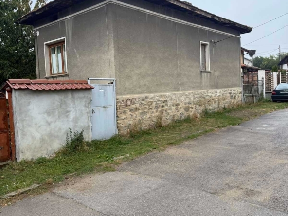 Къща в с. Доспей, Област София-област - 70 кв.м за 1000 €/кв.м - Снимка #1