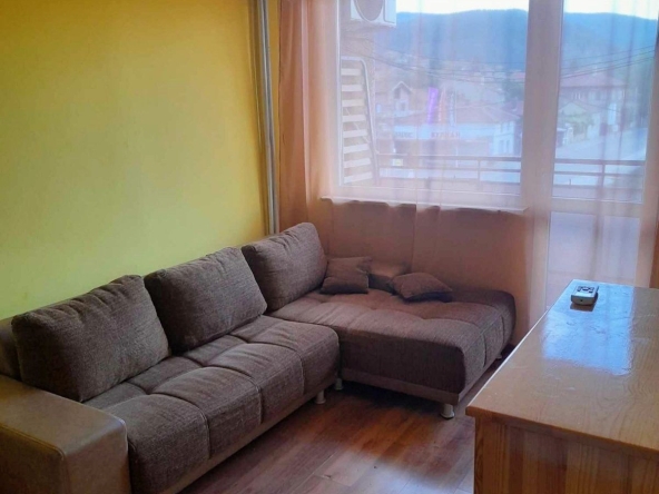 Тристаен апартамент в Перник, Център - 98 кв.м за 1354 €/кв.м - Снимка #1