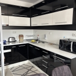 Дава се под наем Тристаен апартамент в Шумен, Дивизионна болница - 100 кв.м за 510 € - Снимка #1