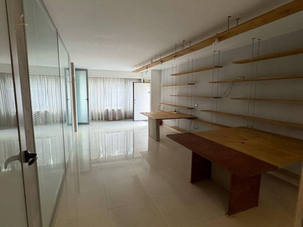 Дава се под наем Офис в София, Лозенец - 30 кв.м за 699 € - Снимка #1