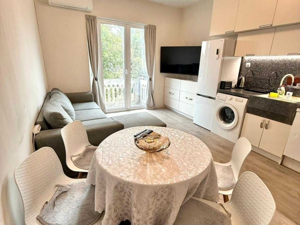 Дава се под наем Тристаен апартамент в Варна, Гръцка махала - 77 кв.м за 1200 € - Снимка #1