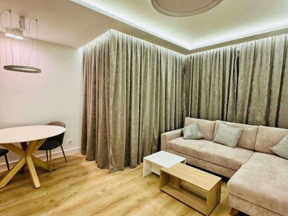 Дава се под наем Двустаен апартамент в София, Манастирски ливади - 78 кв.м за 899 € - Снимка #1