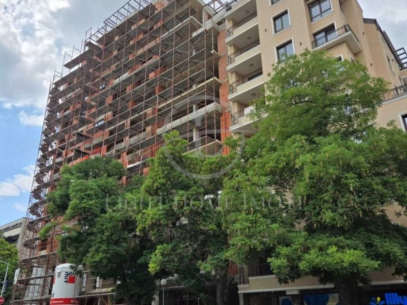 Тристаен апартамент в Пловдив, Център - 108 кв.м за 2239 €/кв.м - Снимка #1