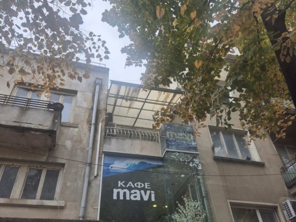 Дава се под наем Двустаен апартамент в Шумен, Център - 80 кв.м за 255 € - Снимка #1