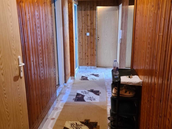 Дава се под наем Тристаен апартамент в Варна, Аспарухово - 70 кв.м за 357 € - Снимка #1