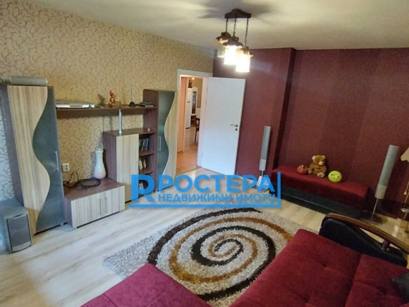 Четиристаен апартамент в Търговище, Център - 95 кв.м за 1155 €/кв.м - Снимка #1