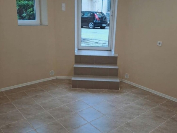 Дава се под наем Заведение в Пловдив, Каменица 1 - 70 кв.м за 357 € - Снимка #1