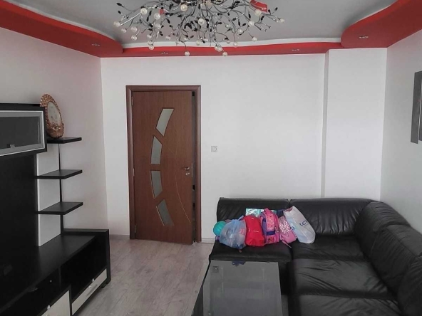 Дава се под наем Тристаен апартамент в Казанлък - 86 кв.м за 280.5 € - Снимка #1