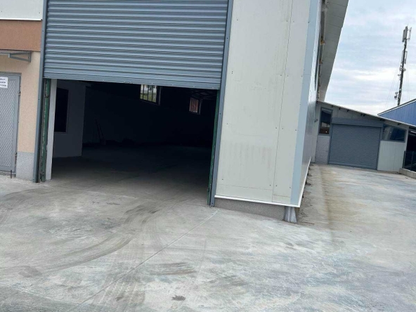 Дава се под наем Склад в Кърджали, Център - 630 кв.м за 2200 € - Снимка #1