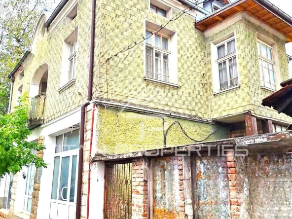 Етаж от къща в Чепеларе - 248 кв.м за 292 €/кв.м - Снимка #1