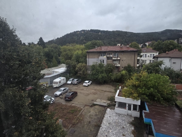 Тристаен апартамент в Кюстендил, Център - 100 кв.м за 1300 €/кв.м - Снимка #1