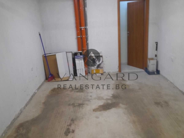 Гараж / Паркомясто в Пловдив, Център - 22 кв.м за 2046 €/кв.м - Снимка #1
