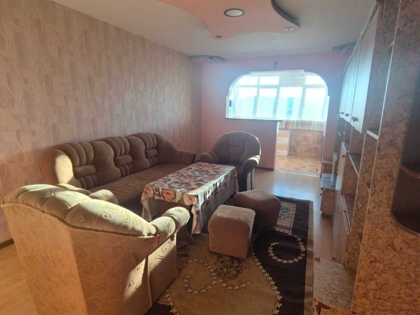 Дава се под наем Тристаен апартамент в Търговище, Запад 2 - 75 кв.м за 229.5 € - Снимка #1