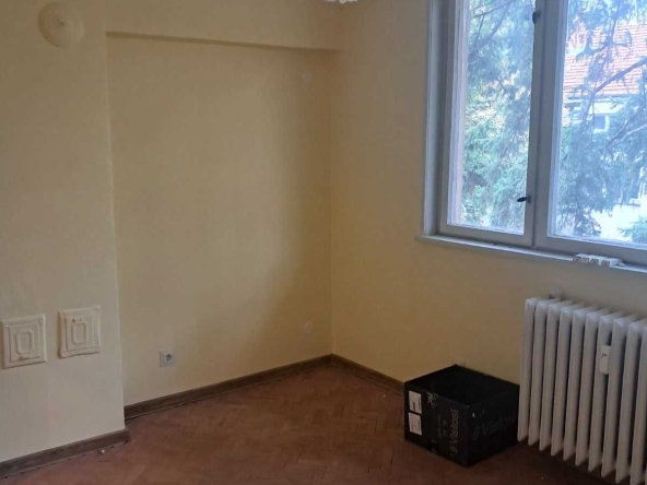Дава се под наем Тристаен апартамент в София, Изток - 70 кв.м за 600 € - Снимка #1