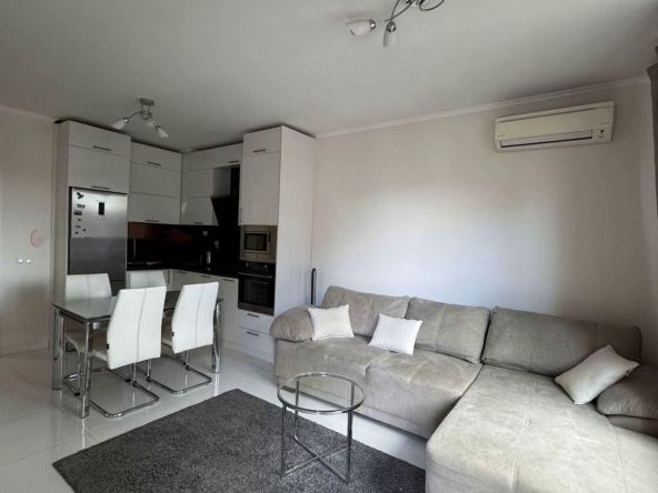 Дава се под наем Двустаен апартамент в София, Витоша - 60 кв.м за 800 € - Снимка #1