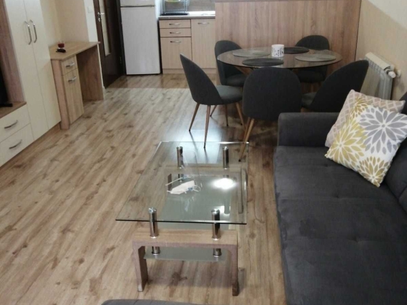 Тристаен апартамент в София, Център - 104 кв.м за 7 €/кв.м - Снимка #1