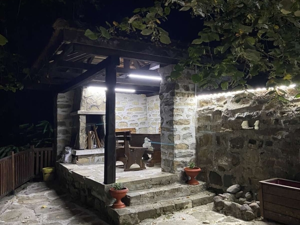 Къща в Троян - 112 кв.м за 1965 €/кв.м - Снимка #1