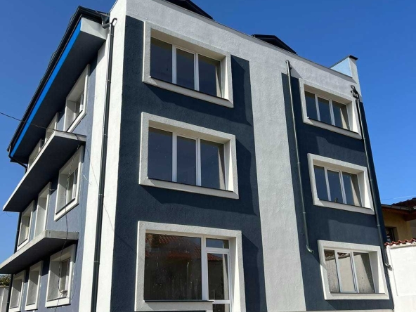 Тристаен апартамент в Казанлък - 116 кв.м за 726 €/кв.м - Снимка #1