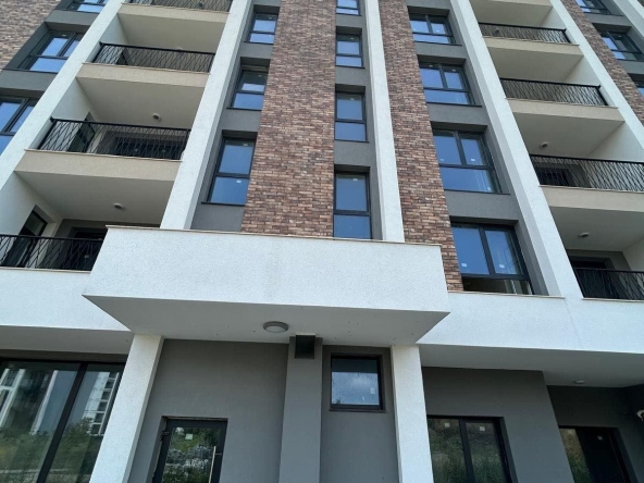 Двустаен апартамент в Бургас, Изгрев - 67 кв.м за 1747 €/кв.м - Снимка #1