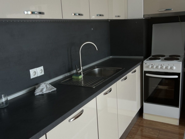 Дава се под наем Тристаен апартамент в Варна, Възраждане 3 - 85 кв.м за 663 € - Снимка #1