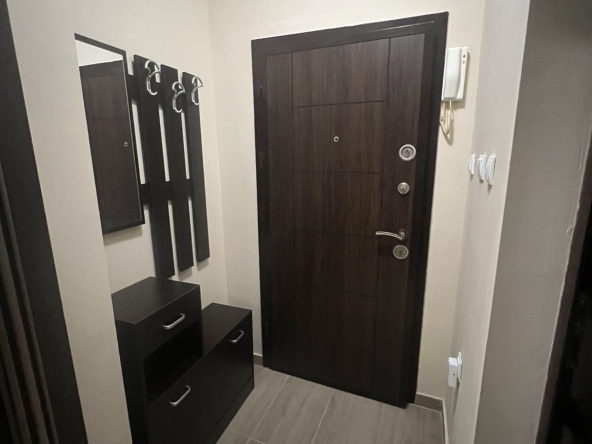 Тристаен апартамент в Плевен, Сторгозия - 58 кв.м за 1983 €/кв.м - Снимка #1